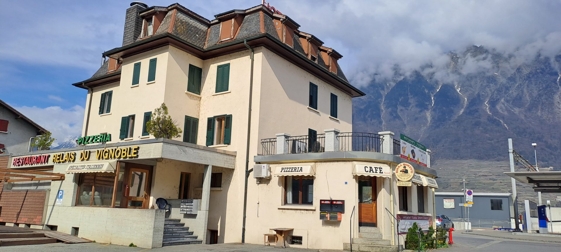 A Louer Café & Restaurant Avenue de la Gare 53 1906 Charrat – photo 1